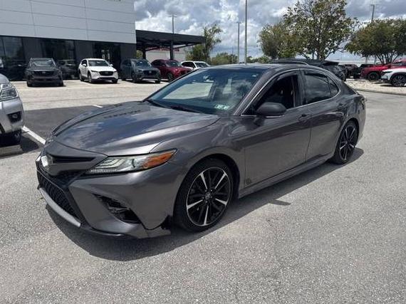 TOYOTA CAMRY 2019 4T1B61HK0KU809704 image