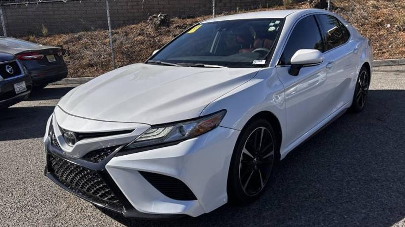 TOYOTA CAMRY 2019 4T1B61HK3KU809986 image