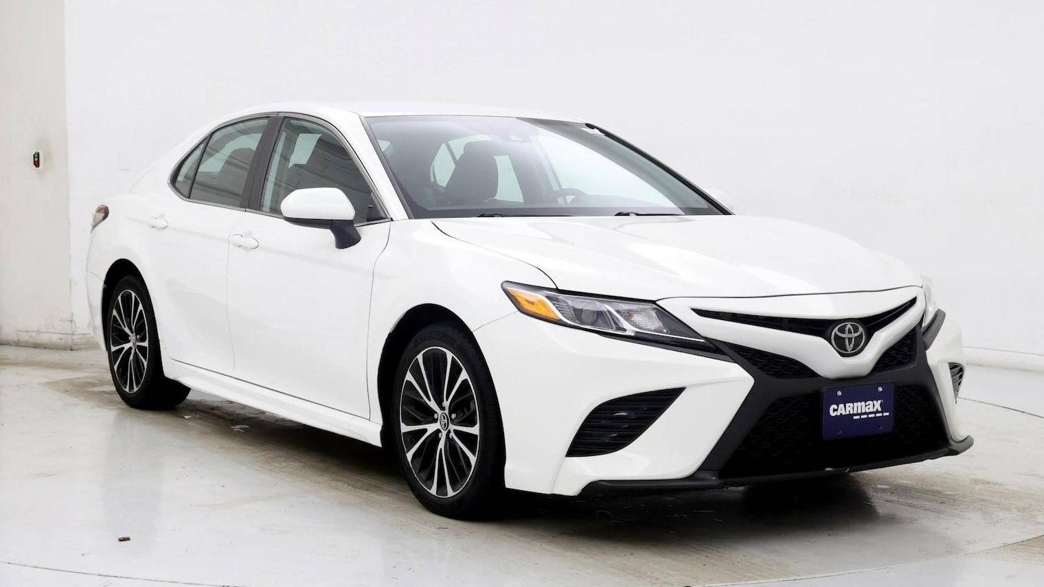 TOYOTA CAMRY 2019 4T1B11HK8KU810355 image