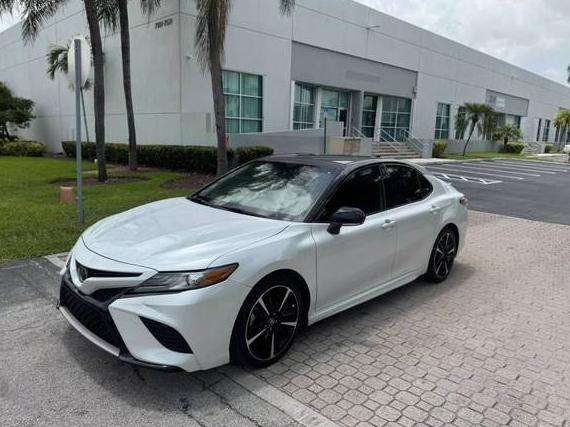 TOYOTA CAMRY 2019 4T1B61HK1KU186917 image