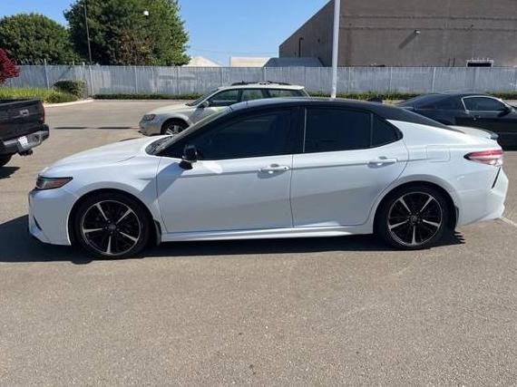 TOYOTA CAMRY 2019 4T1B61HK2KU164201 image