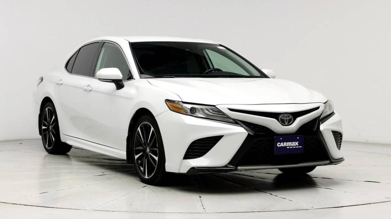 TOYOTA CAMRY 2019 4T1B61HK7KU772571 image