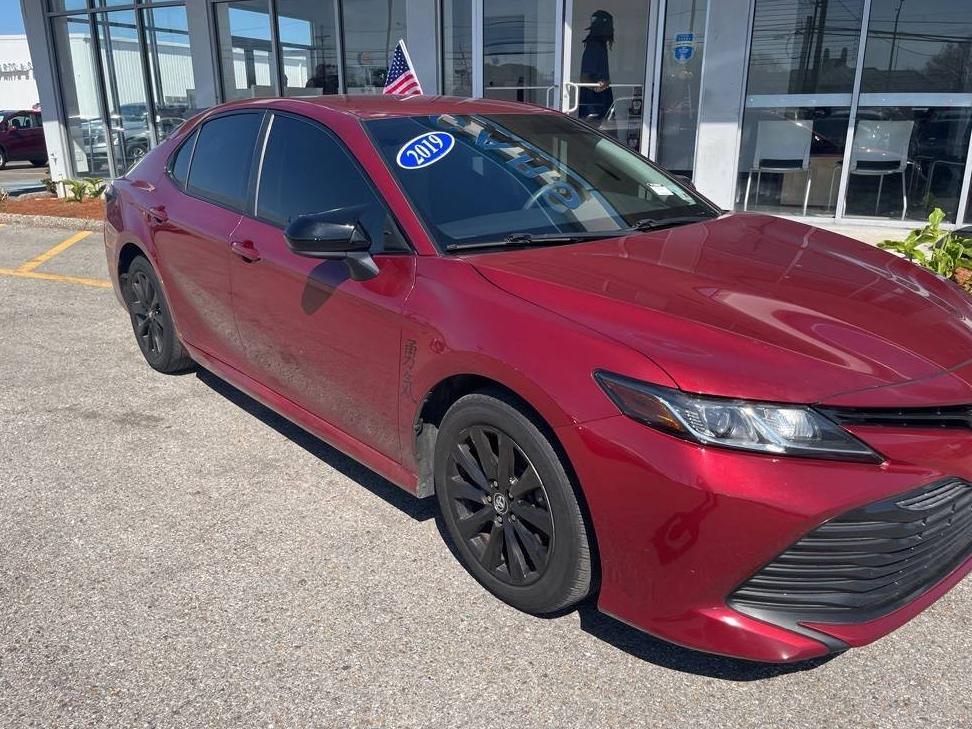 TOYOTA CAMRY 2019 4T1B11HK5KU744685 image