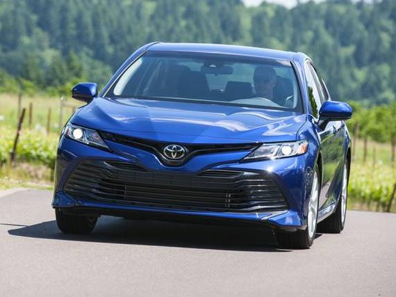 TOYOTA CAMRY 2019 4T1B11HK1KU716382 image