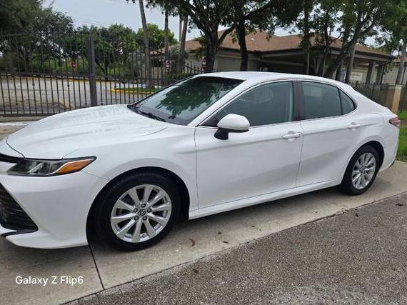 TOYOTA CAMRY 2019 4T1B11HK8KU231141 image