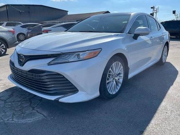 TOYOTA CAMRY 2019 4T1B11HK4KU817447 image