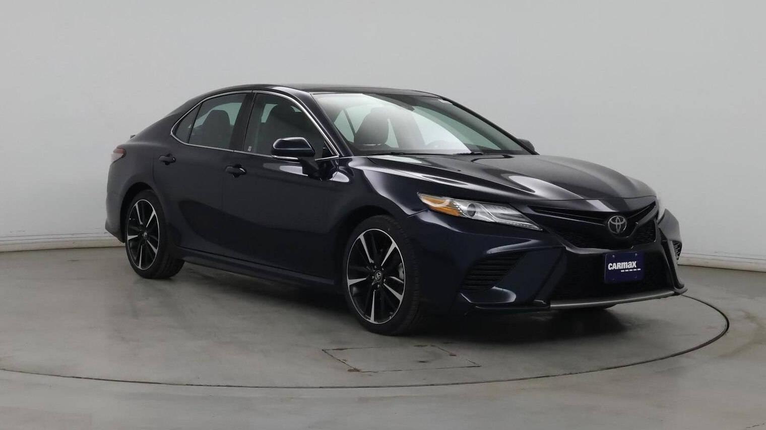 TOYOTA CAMRY 2019 4T1B61HK0KU268329 image