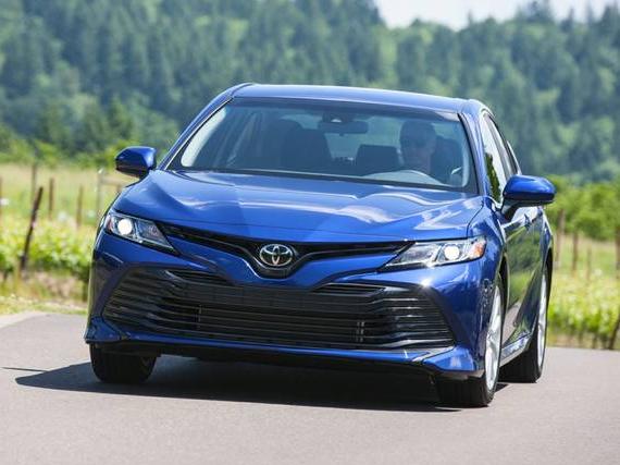 TOYOTA CAMRY 2019 4T1B11HK9KU285550 image
