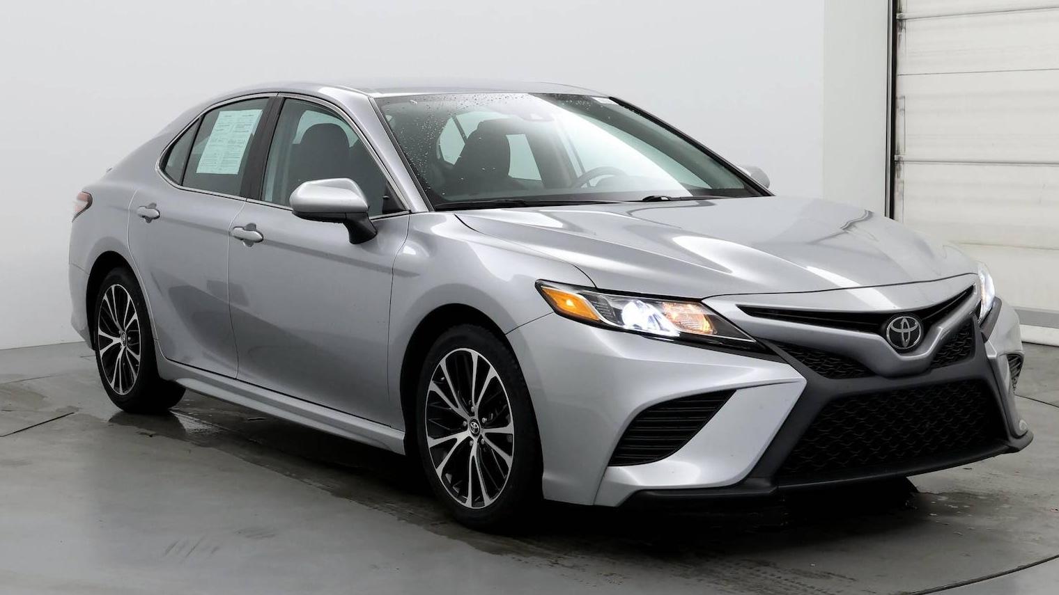 TOYOTA CAMRY 2019 4T1B11HK7KU751069 image