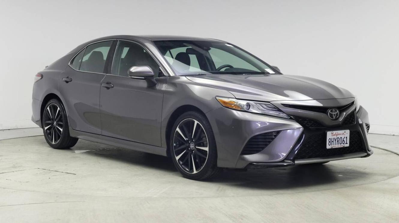 TOYOTA CAMRY 2019 4T1B61HK3KU166622 image