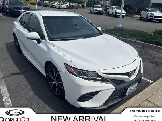 TOYOTA CAMRY 2019 4T1B11HK4KU793389 image
