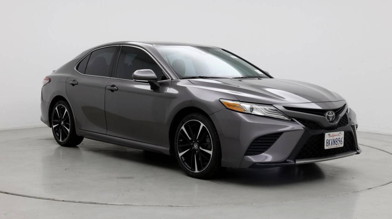 TOYOTA CAMRY 2019 4T1B61HK0KU747205 image