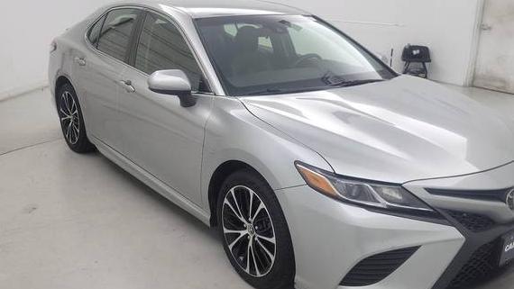 TOYOTA CAMRY 2018 JTNB11HK8J3039657 image