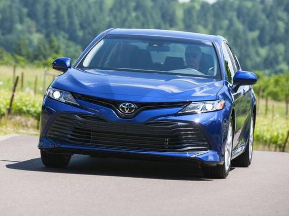 TOYOTA CAMRY 2018 4T1B11HK5JU020557 image
