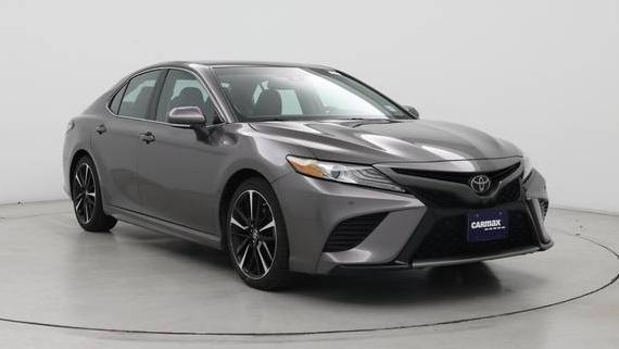 TOYOTA CAMRY 2018 4T1B61HK4JU111109 image