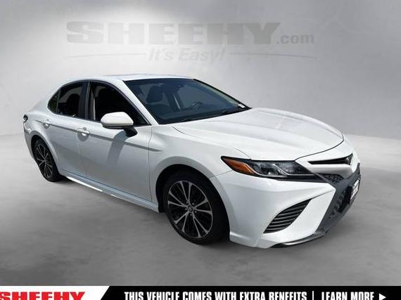 TOYOTA CAMRY 2018 4T1B11HK9JU611555 image
