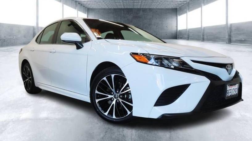 TOYOTA CAMRY 2018 4T1B11HK1JU639284 image