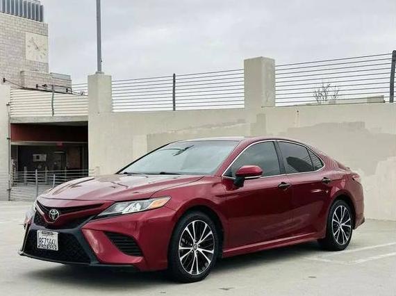 TOYOTA CAMRY 2018 4T1B11HK8JU662867 image