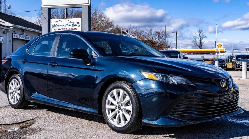 TOYOTA CAMRY 2018 4T1B11HKXJU631958 image