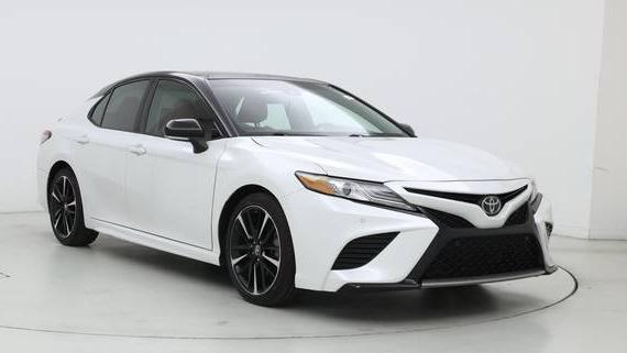 TOYOTA CAMRY 2018 4T1B61HKXJU141912 image
