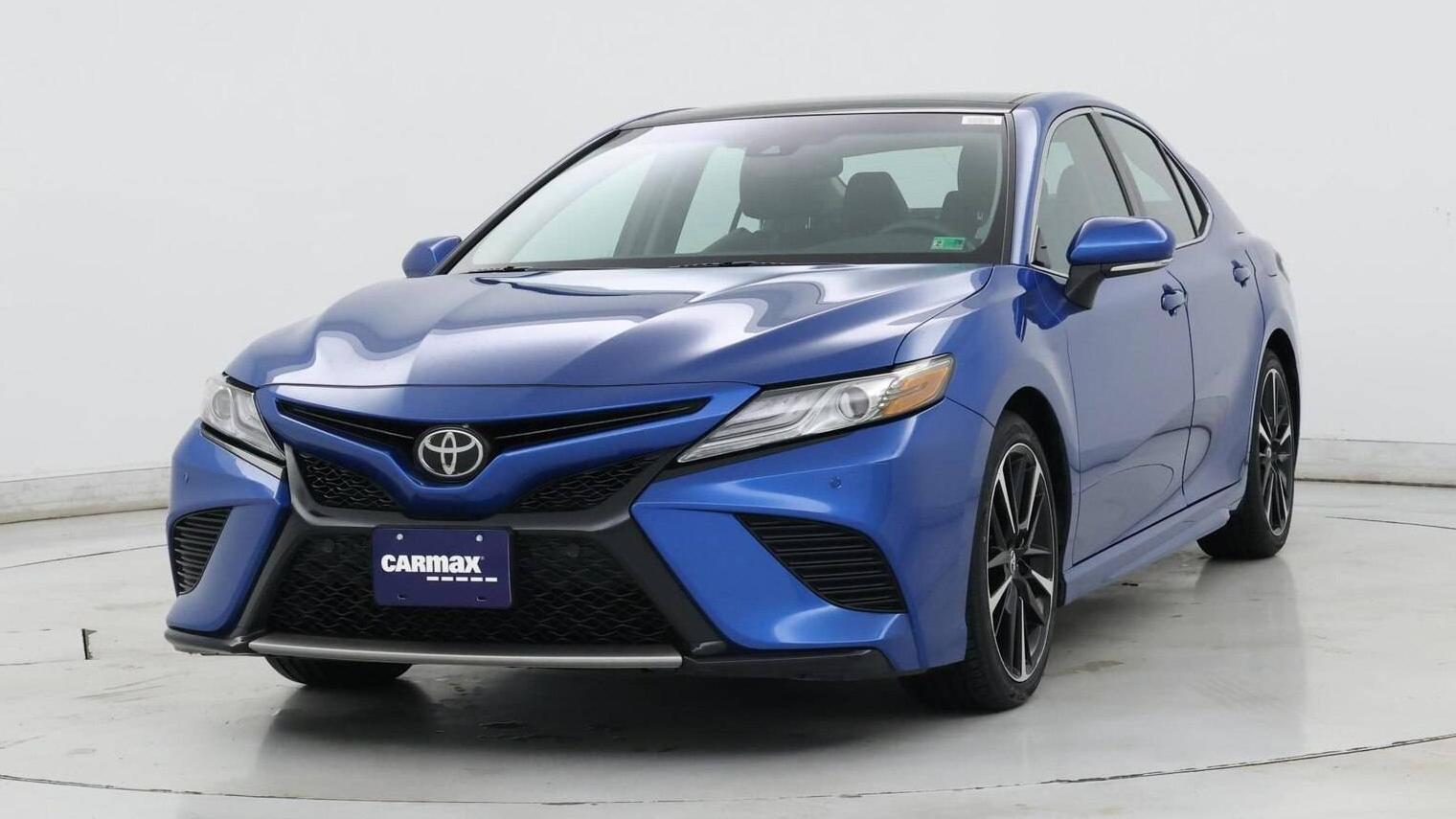 TOYOTA CAMRY 2018 4T1B61HK4JU043703 image