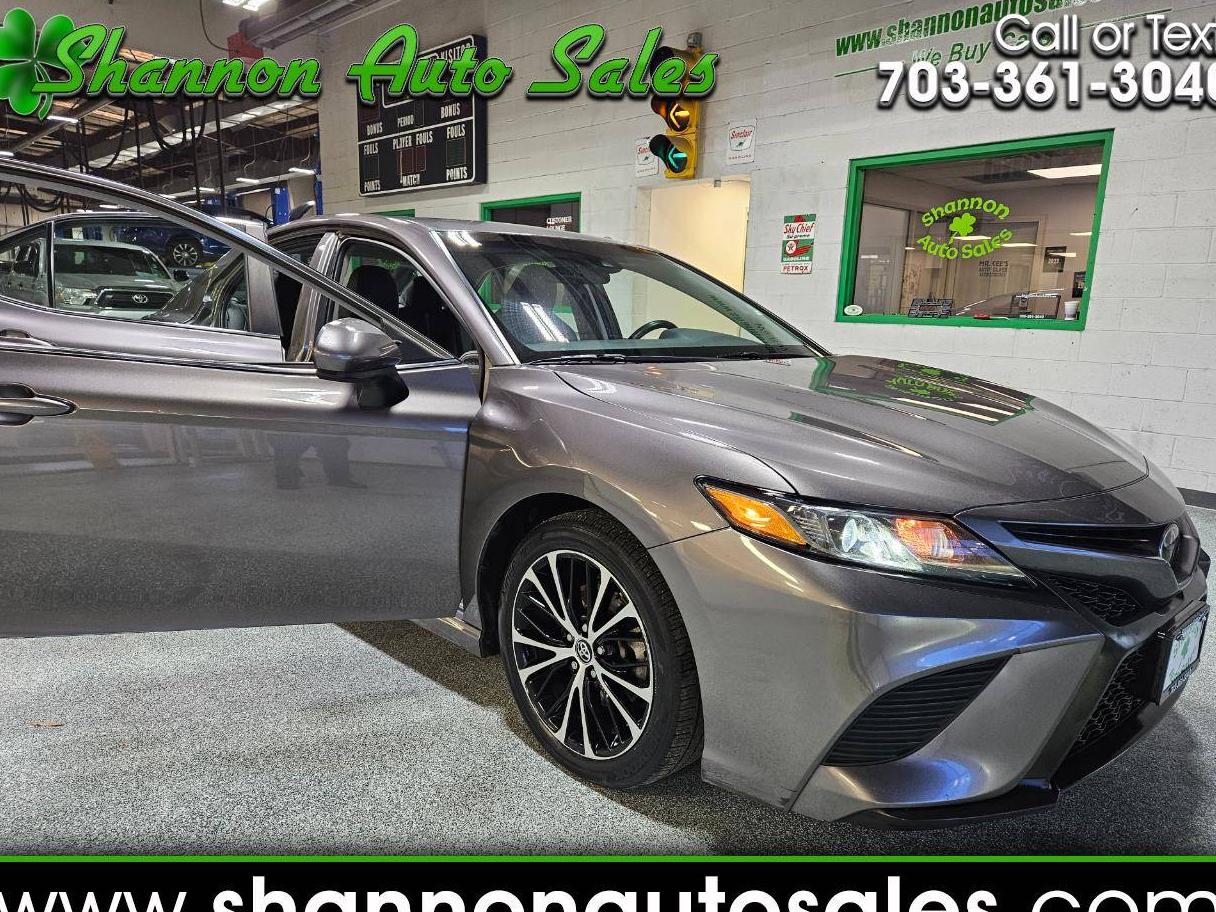 TOYOTA CAMRY 2018 4T1B11HKXJU104681 image