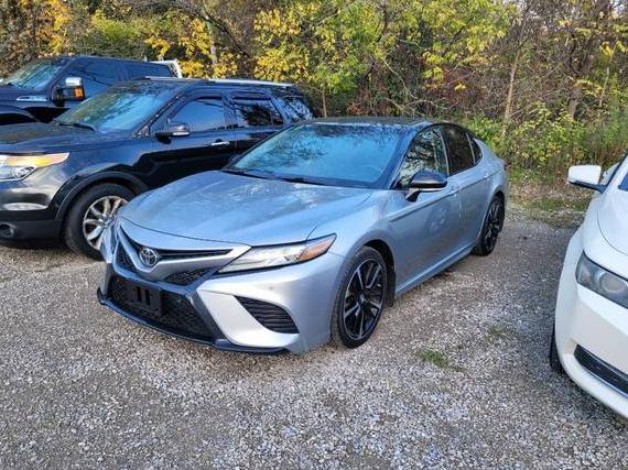 TOYOTA CAMRY 2018 4T1B61HK0JU073541 image