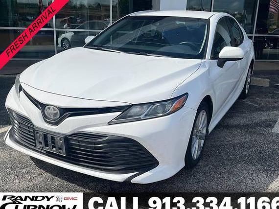 TOYOTA CAMRY 2018 4T1B11HK8JU060860 image