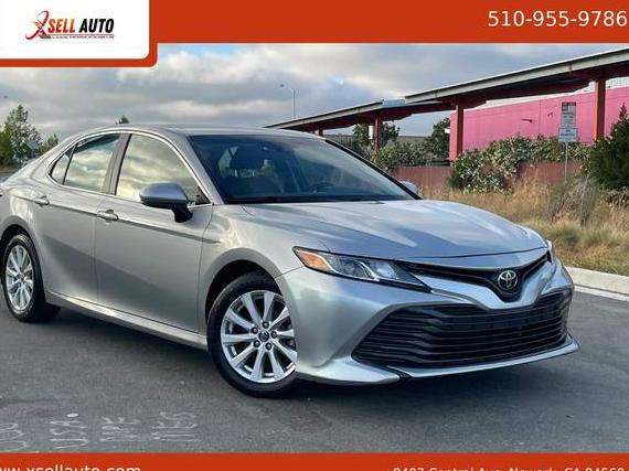 TOYOTA CAMRY 2018 4T1B11HKXJU646752 image