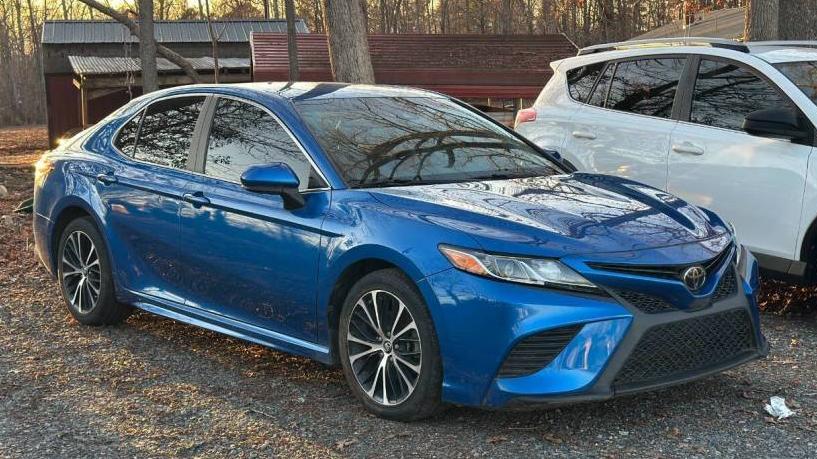 TOYOTA CAMRY 2018 4T1B11HK2JU008916 image