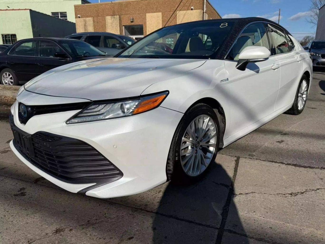 TOYOTA CAMRY 2018 4T1B21HK6JU005708 image