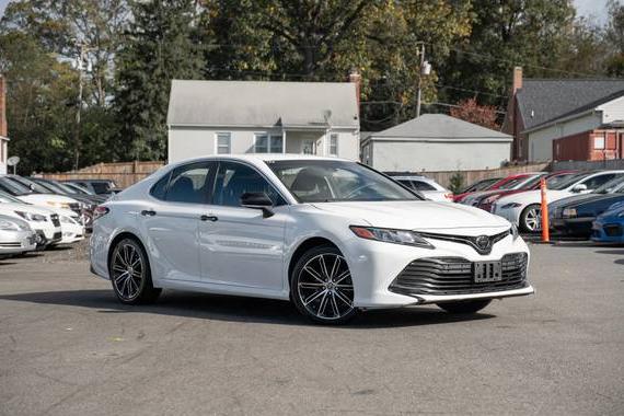 TOYOTA CAMRY 2018 4T1B11HK6JU064499 image