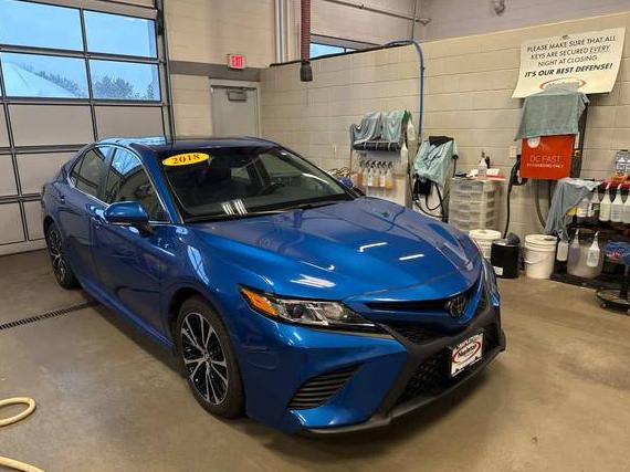 TOYOTA CAMRY 2018 4T1B11HK8JU058414 image TOYOTA CAMRY 2018 4T1B11HK8JU058414 image