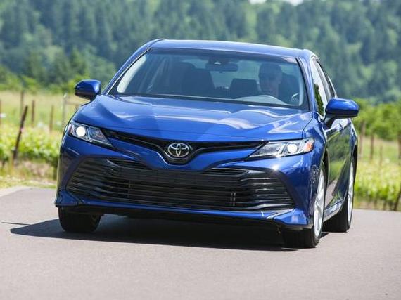 TOYOTA CAMRY 2018 4T1B11HK0JU009451 image
