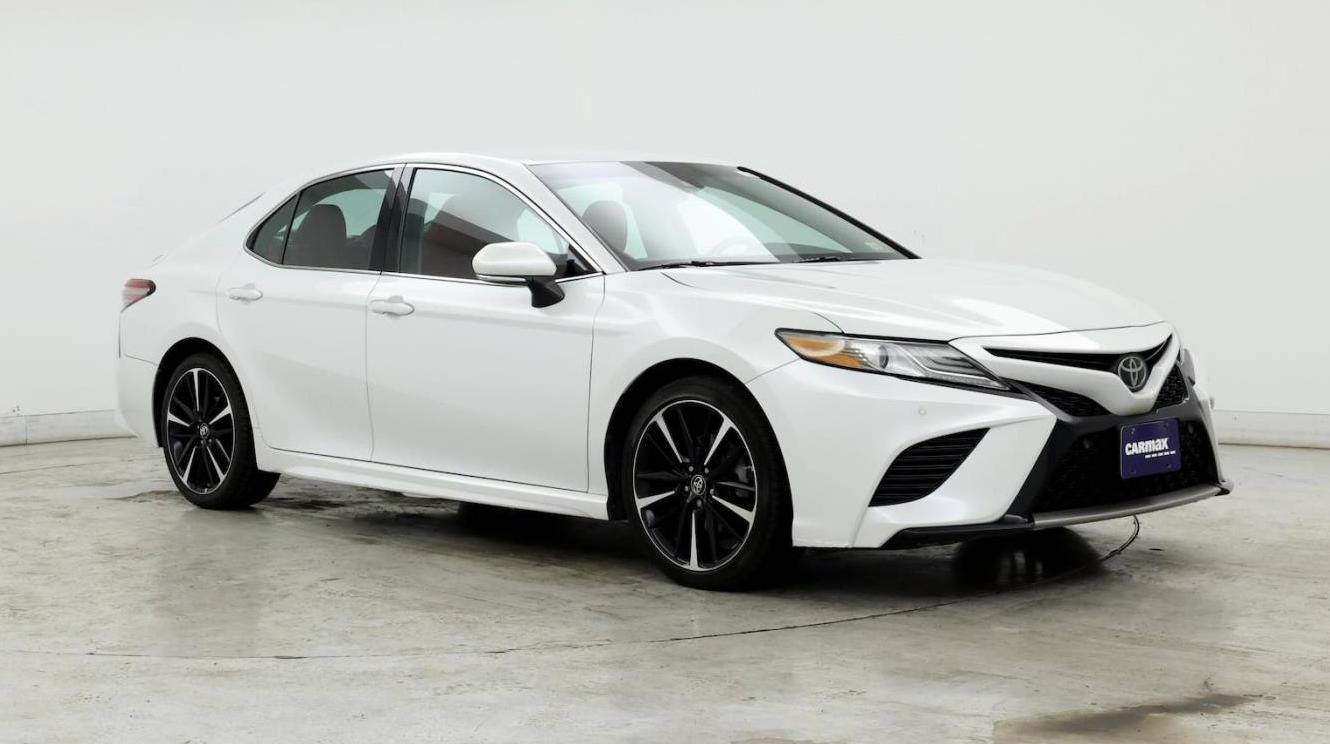 TOYOTA CAMRY 2018 4T1B61HK5JU094451 image