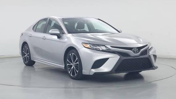 TOYOTA CAMRY 2018 4T1B11HK8JU588432 image