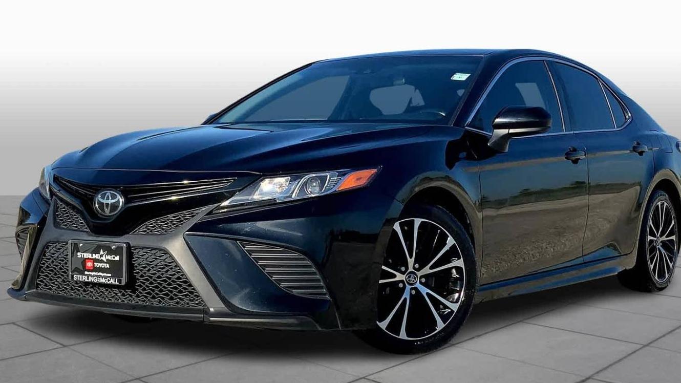 TOYOTA CAMRY 2018 4T1B11HK3JU054108 image
