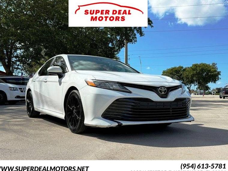 TOYOTA CAMRY 2018 4T1B11HK1JU007935 image