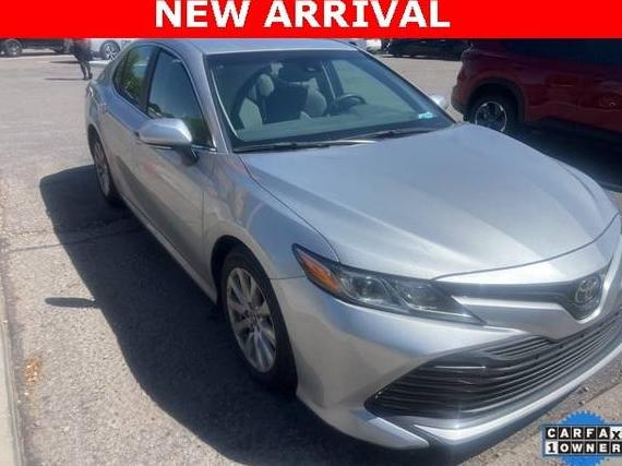 TOYOTA CAMRY 2018 4T1B11HK1JU638586 image