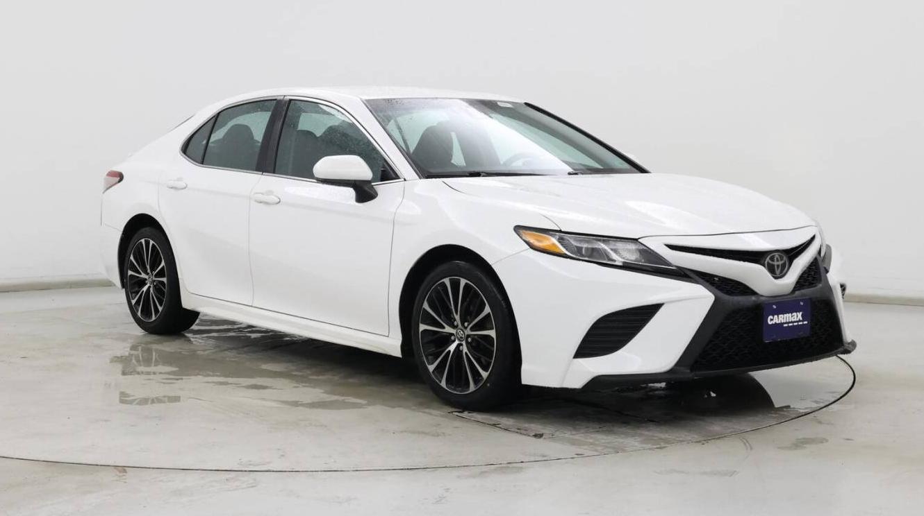 TOYOTA CAMRY 2018 4T1B11HK0JU096462 image