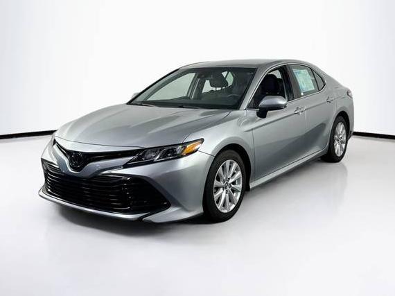 TOYOTA CAMRY 2018 4T1B11HK1JU651614 image