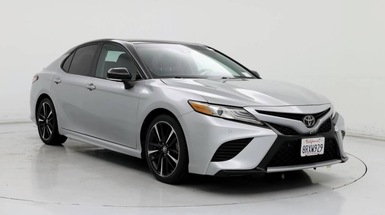 TOYOTA CAMRY 2018 4T1B61HKXJU125094 image