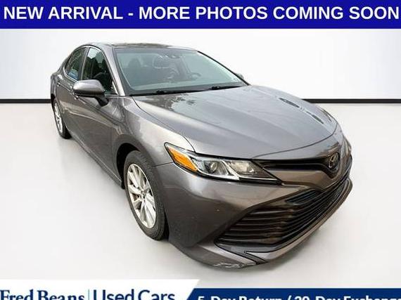 TOYOTA CAMRY 2018 4T1B11HK1JU096793 image