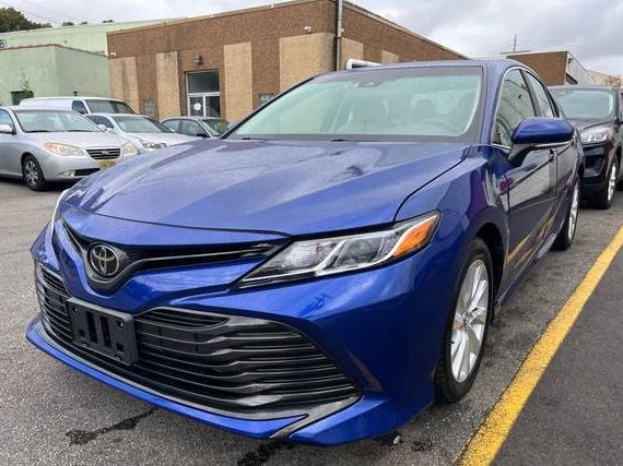TOYOTA CAMRY 2018 4T1B11HK8JU564292 image