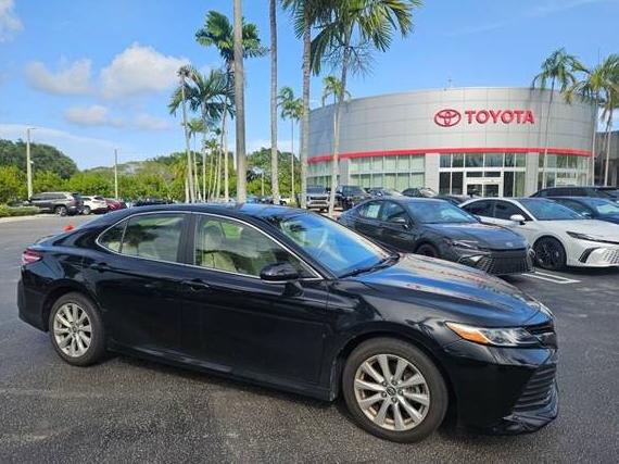 TOYOTA CAMRY 2018 JTNB11HK3J3044118 image
