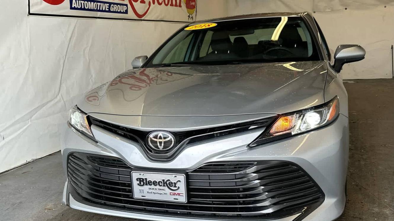 TOYOTA CAMRY 2018 4T1B11HK6JU018557 image