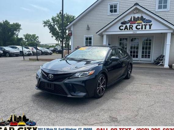 TOYOTA CAMRY 2018 4T1B11HK6JU516516 image