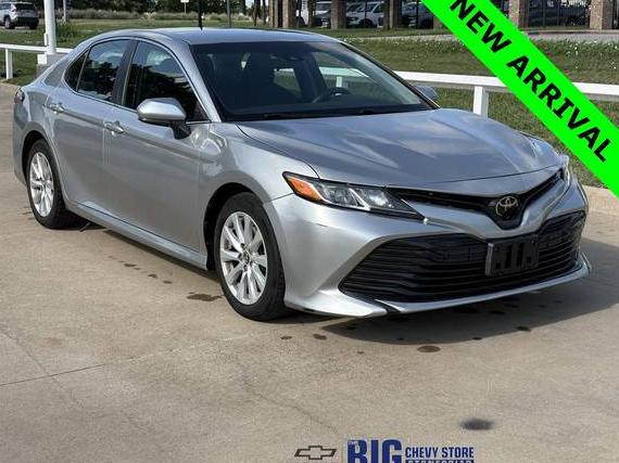 TOYOTA CAMRY 2018 4T1B11HK2JU590340 image