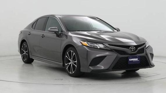 TOYOTA CAMRY 2018 4T1B11HK3JU555130 image