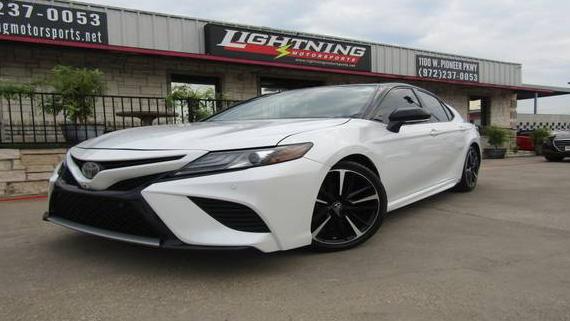 TOYOTA CAMRY 2018 4T1B61HKXJU064653 image